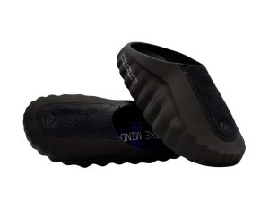 Mind 001 Slide x Fragment Black