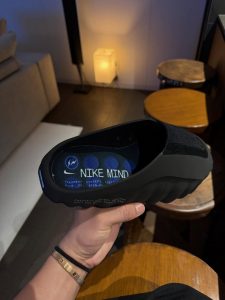 Mind 001 Slide x Fragment Black